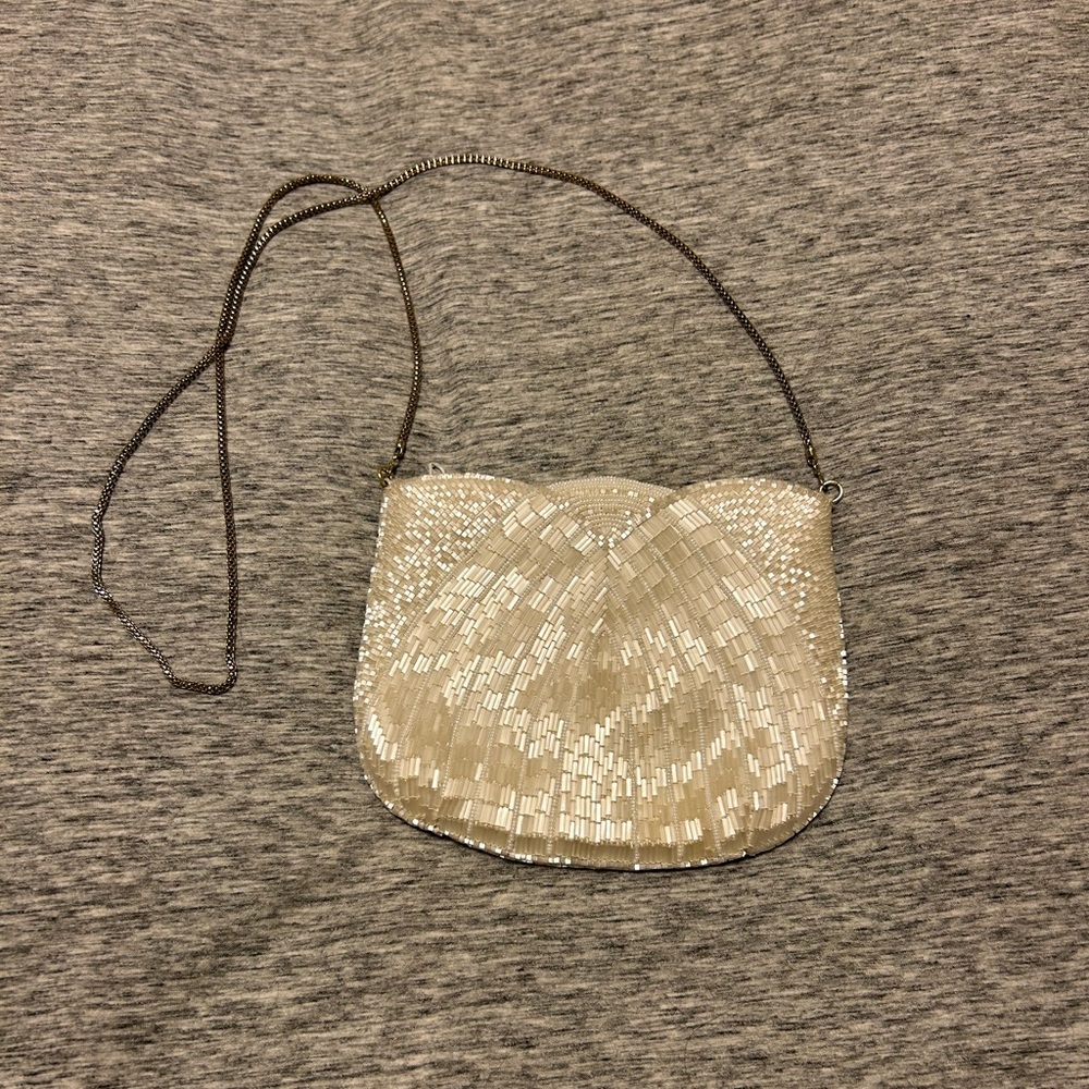 Pearlescent White Beaded Purse with Silver Chain